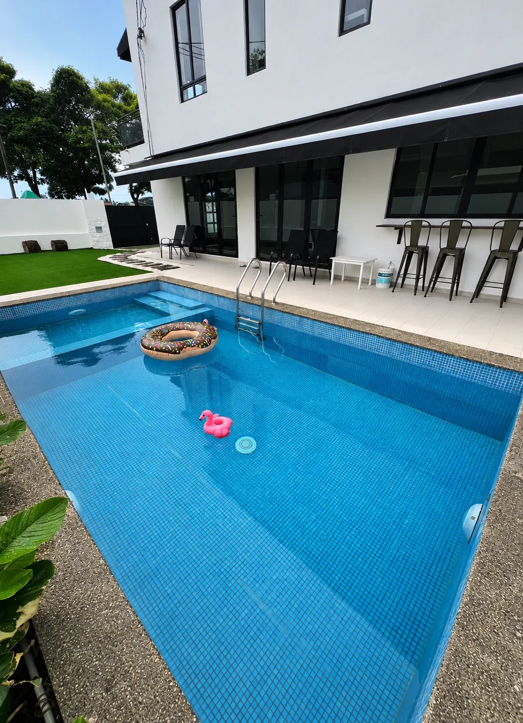 Kolam renang persendirian Homestay Greendoor Gombak
